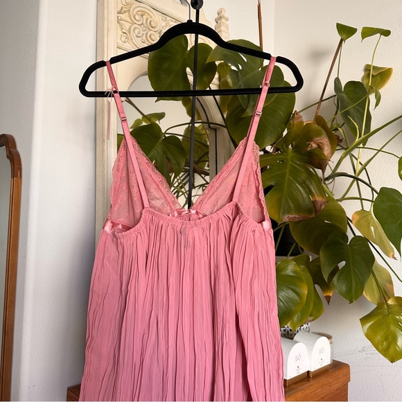 NWT Victoria's Secret Pink Lace Chemise - Picture 4 of 5
